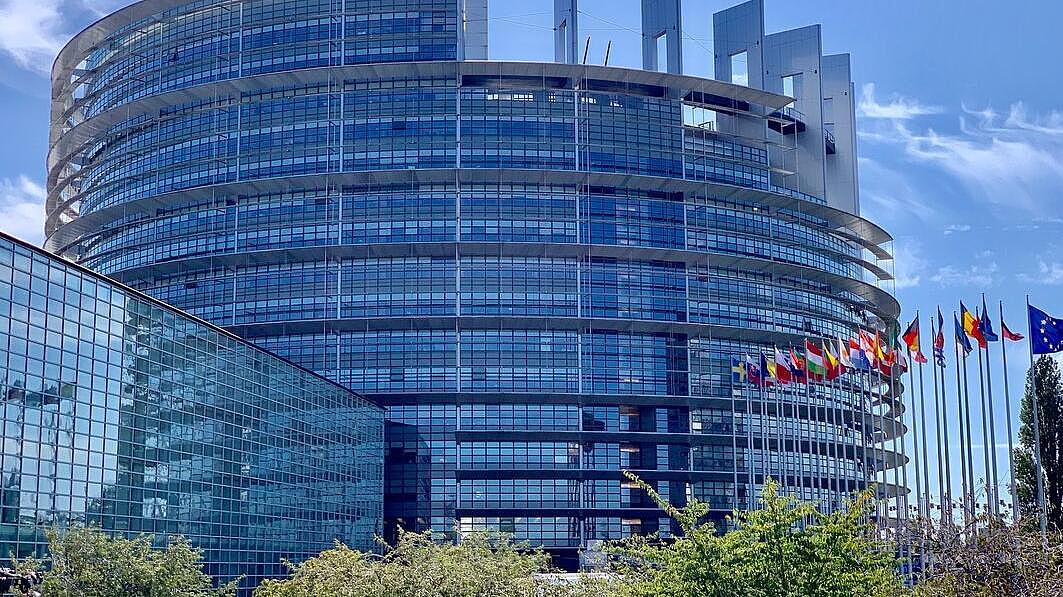 Beïnvloeding van de Europese Green Deal en de industriële strategie: Koplopers en achterblijvers onder kleine EU-staten